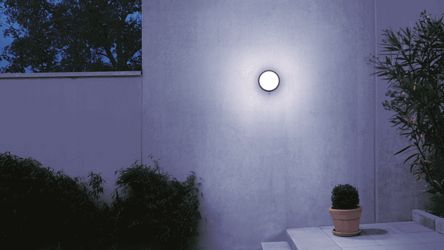 Steinel L 330 LED Outdoor Wall Light – Circular Motion Sensor Fixture