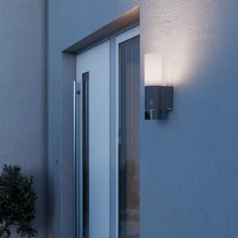 Steinel L 625 CAM SC Outdoor Security Light – Integrated Camera, Intercom, and Motion Sensor for Smart Home Protection